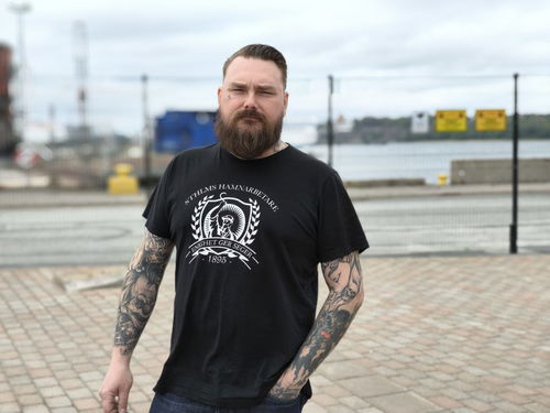 Hamnarbetare: Vi strejkar för alla arbetares rätt