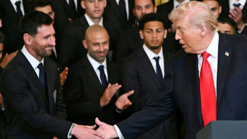 Messi skakade hand med Trump – Maradona hade knutit näven